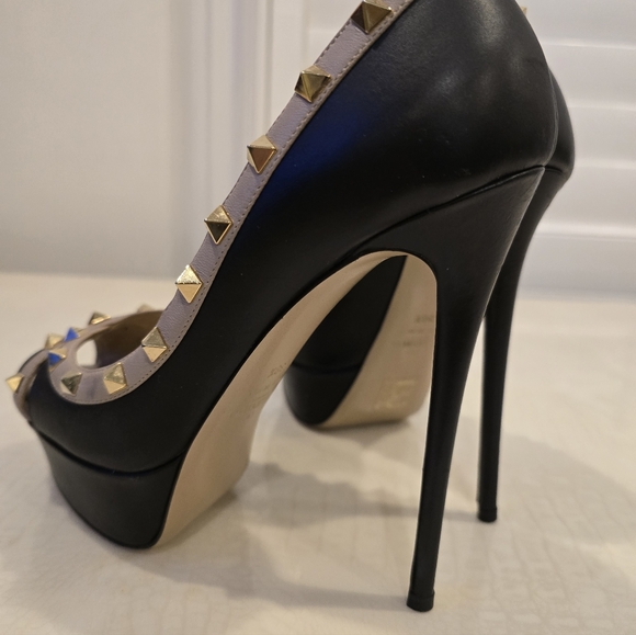 VALENTINO Rockstud Platforms - Picture 4 of 5